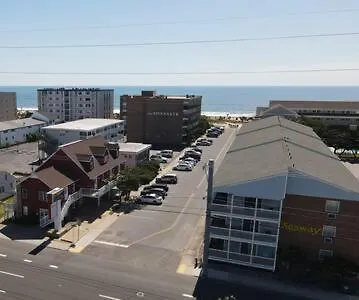 Modern 2br Ocean Block Walk To The Apartment *