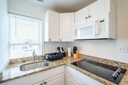 Modern 2br Ocean Block Walk To The Apartment Ocean Stadt